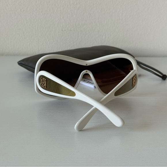 New! Loewe Wave Sunglasses, White/Gold, LW40131I 25G, Authentic - Picture 6 of 9